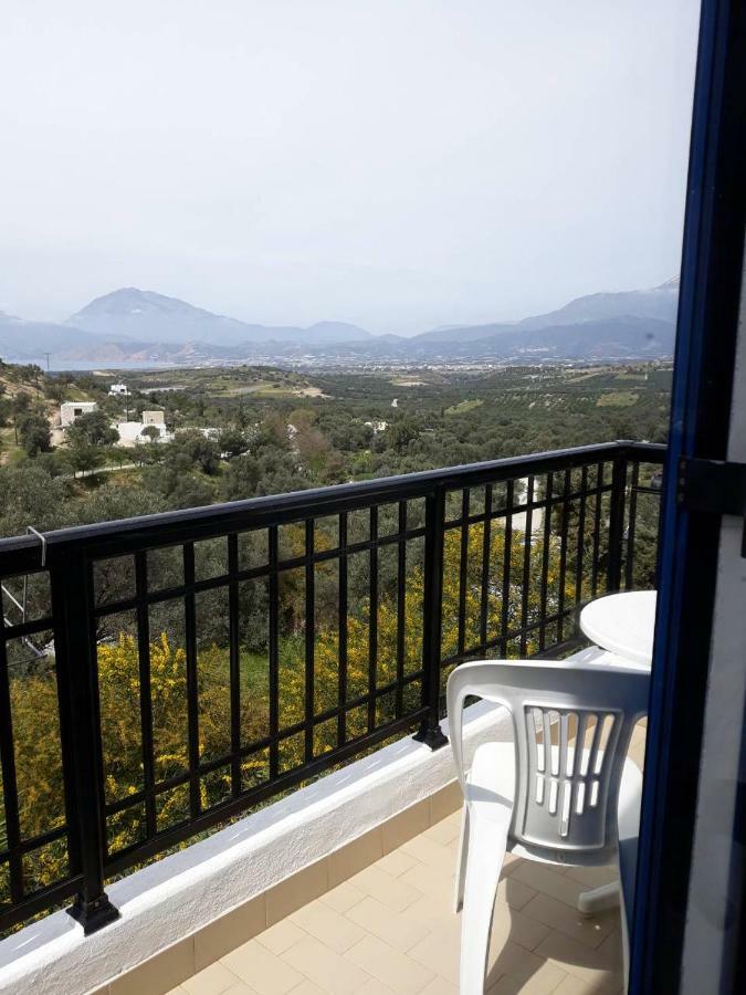 Aloni Apartment Камиларион Екстериор снимка
